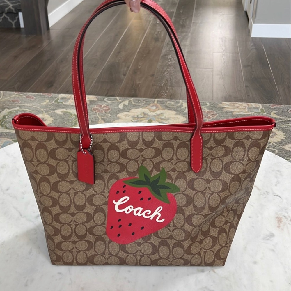 NWT Coach Coach Wild Strawberry City Tote (Khaki/Electric Red) - Fabulous!! 🍓